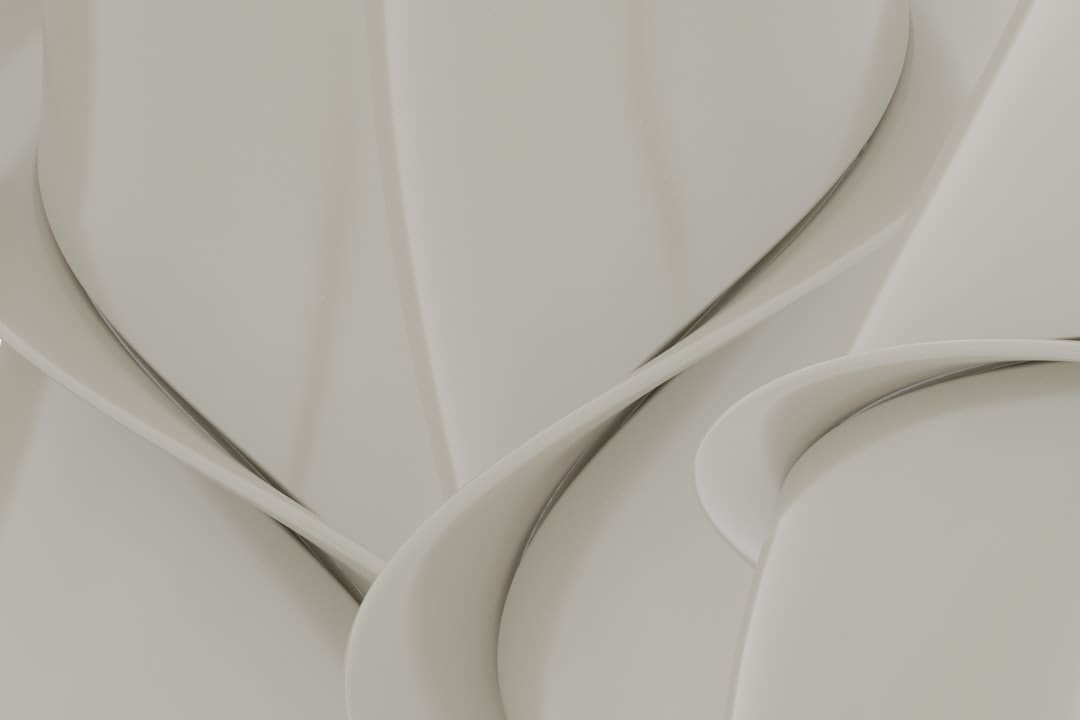 不刷牙睡觉vs不刷牙吃早餐哪个危害更大？